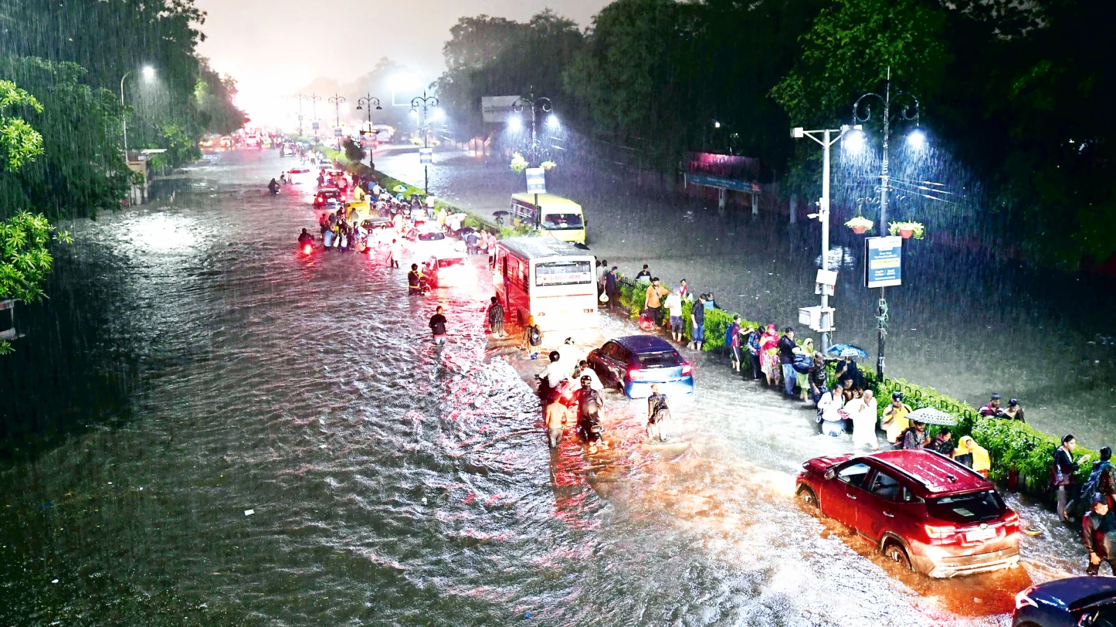 Raipur PWD Road Layering Causes Flooding in Residential Areas