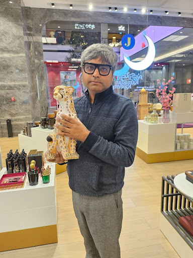 Royal Saini – Leading Entrepreneur in Real Estate, Technology & Education